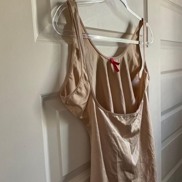 SPANX Slimplicity Under Open Bust Nude Satin Camisole - Size 2X - Picture 2 of 6